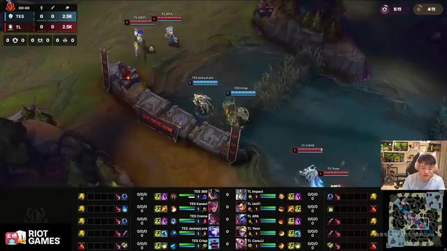 Uzi看小奶油塞拉斯单杀APA疯狂亮表情：就是针对你，小胡子！