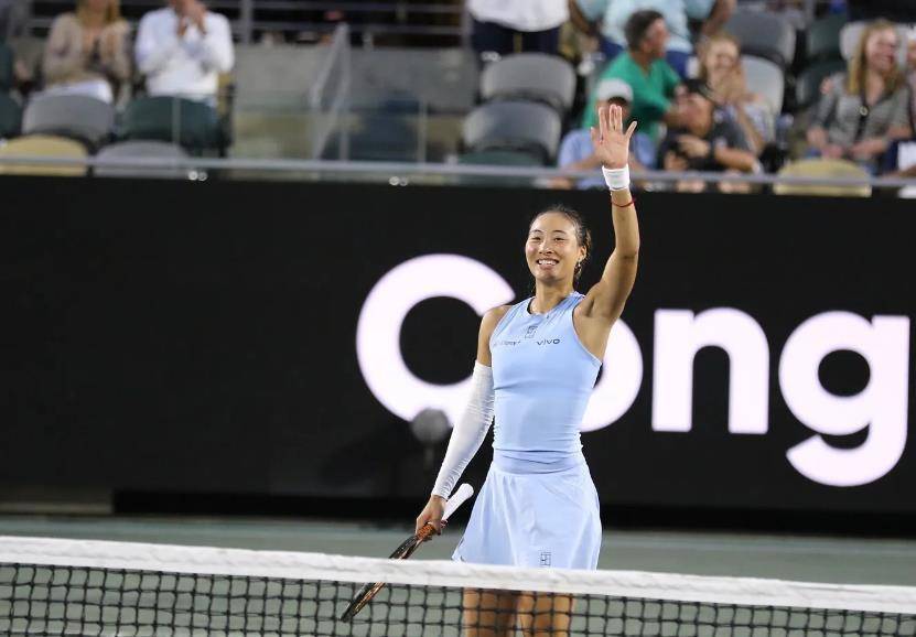 郑钦文第3轮时间确定：凌晨4点战前双打世界第一，冲泥地13连胜