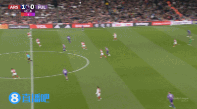 玩火！托马斯后场头球回点差点送礼