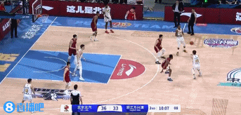 挺身而出！纳纳利飙中三分后三罚全中 率队轰10-0攻击波强势反超