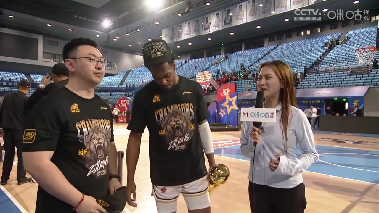 巴里-布朗：一直告诉队友要保持冷静 非常开心为广厦拿下队史首冠